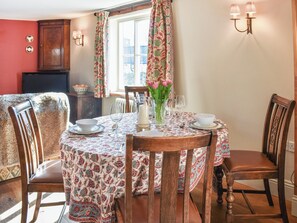 Dining - 2 bedroom accommodation in Helmsley (Helmsley)