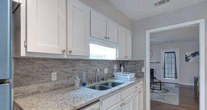 Midtown Townhouse - 15 mins to Ft Moore