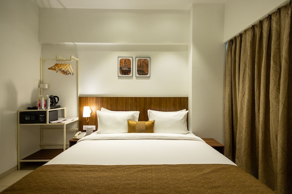 Executive Double Room | Egyptian cotton sheets, premium bedding, down comforters