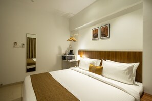 Executive Double Room | Egyptian cotton sheets, premium bedding, down duvets - Freesia Residency By Express Inn - Navi Mumbai (Navi Mumbai)