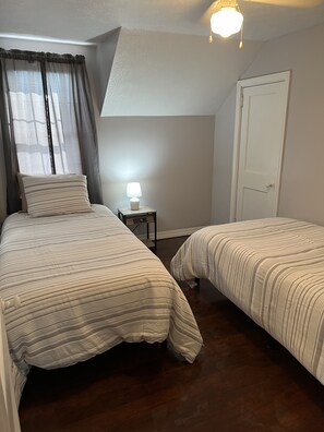 4 bedrooms, free WiFi, bed sheets