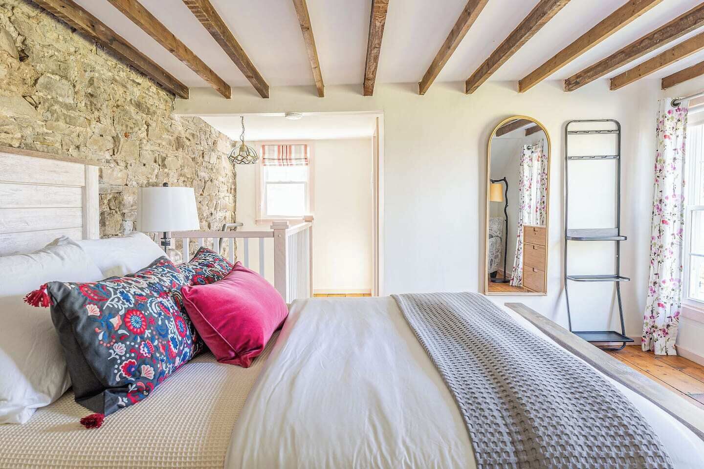 4 Schlafzimmer, Schreibtisch, Bügeleisen/Bügelbrett, kostenloses WLAN