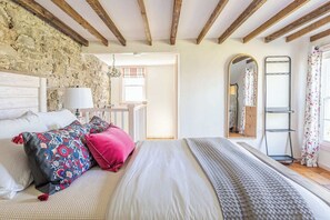 4 chambres, bureau, fer et planche à repasser, Wi-Fi gratuit