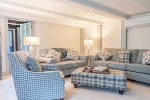 Smart TV, offices, computer monitors