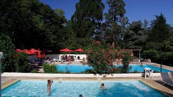 2 piscinas al aire libre