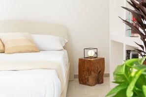 6 bedrooms, iron/ironing board, travel crib, WiFi - Villa Lefkada, between sky and sea (Santa Maria di Leuca)