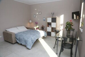 4 slaapkamers, een bureau, wifi, beddengoed