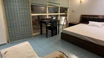 9 bedrooms, free WiFi, bed sheets