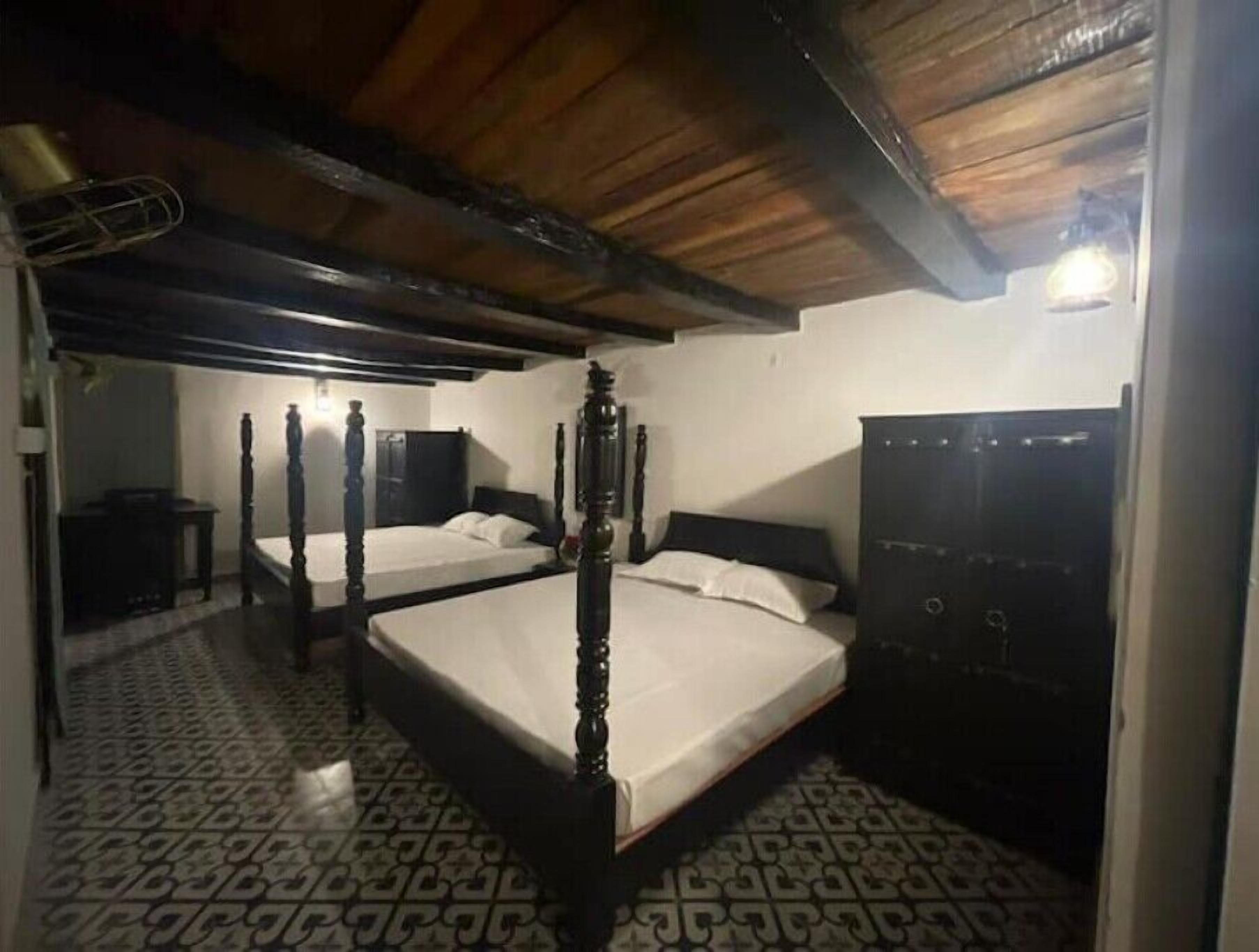 9 bedrooms, free WiFi, bed sheets