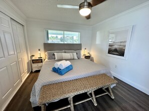 3 bedrooms, iron/ironing board, WiFi, bed sheets