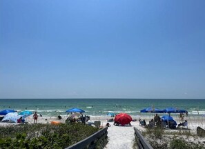 Perto da praia, toalhas de praia 