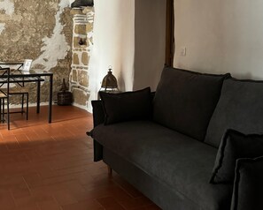 TV, video games, DVD player - One bedroom ground floor flat 3 (Jerez de la Frontera)