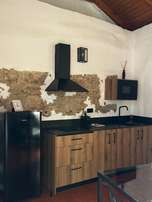 Microwave, stovetop, coffee/tea maker, high chair - One bedroom upper floor flat (Jerez de la Frontera)