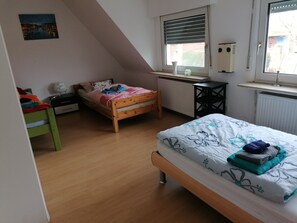 4 bedrooms, iron/ironing board, WiFi, bed sheets - Ferienwohnung Kalender (Nottuln)