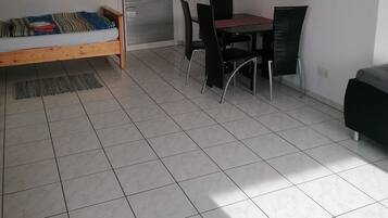 4 Schlafzimmer, Bügeleisen/Bügelbrett, WLAN, Bettwäsche