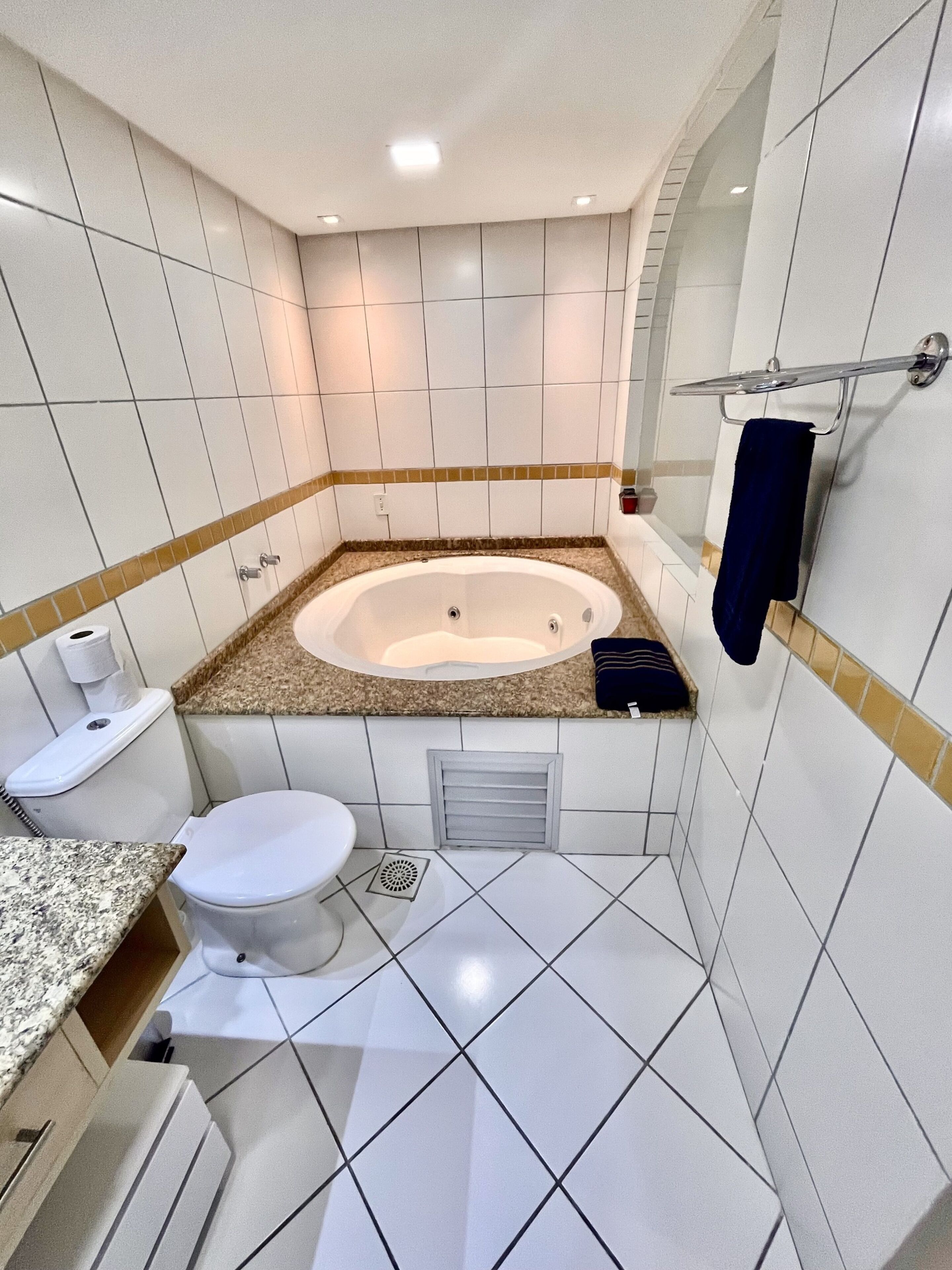 Bañera y ducha independientes, bañera de hidromasaje