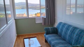 Habitació doble o amb dos llits individuals bàsica | Terrassa o pati