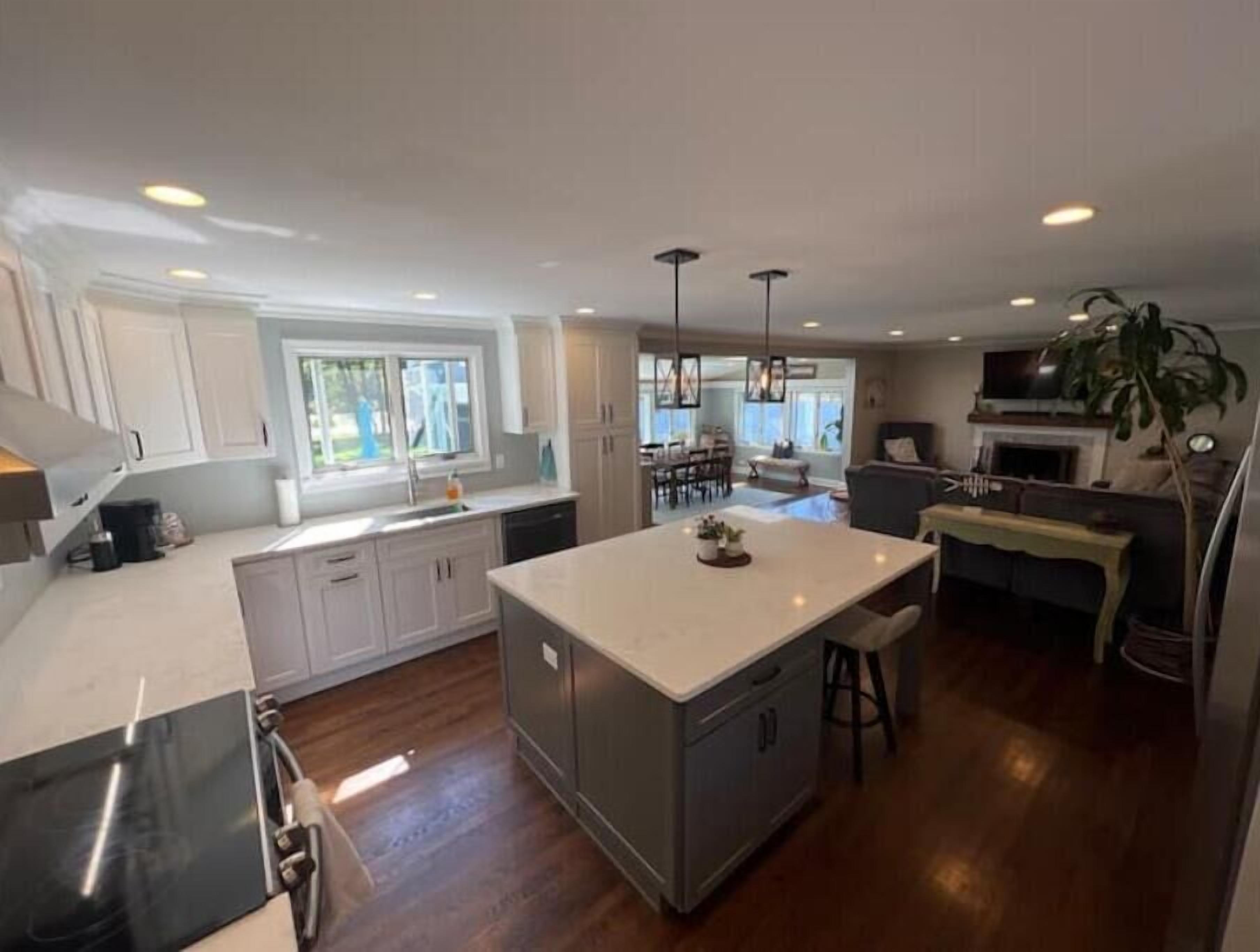 The Pond House 3 bed 2 bath hot tub sauna and more