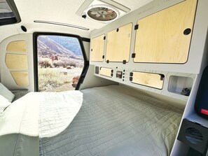1 bedroom, bed sheets