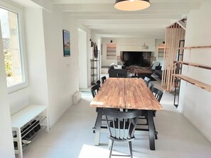 Dining - Beautiful Breton Cottage 5 mins from beach (Penmarc'h)