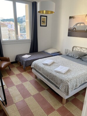 2 slaapkamers, een strijkplank/strijkijzer, wifi, beddengoed