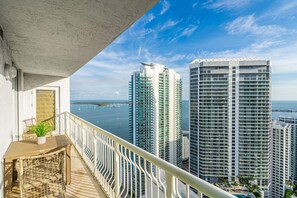 Property grounds - Spacious 2 Bed Unit in Brickell with Free Parking (Miami)