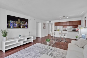 Smart TV - Amazing 1 Bed in Brickell key W/ FREE PKG (Miami)