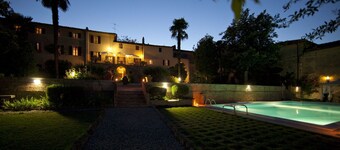 Private Villa with A/C, private pool, WIFI, TV, terrace, panoramic view, close to Montalcino