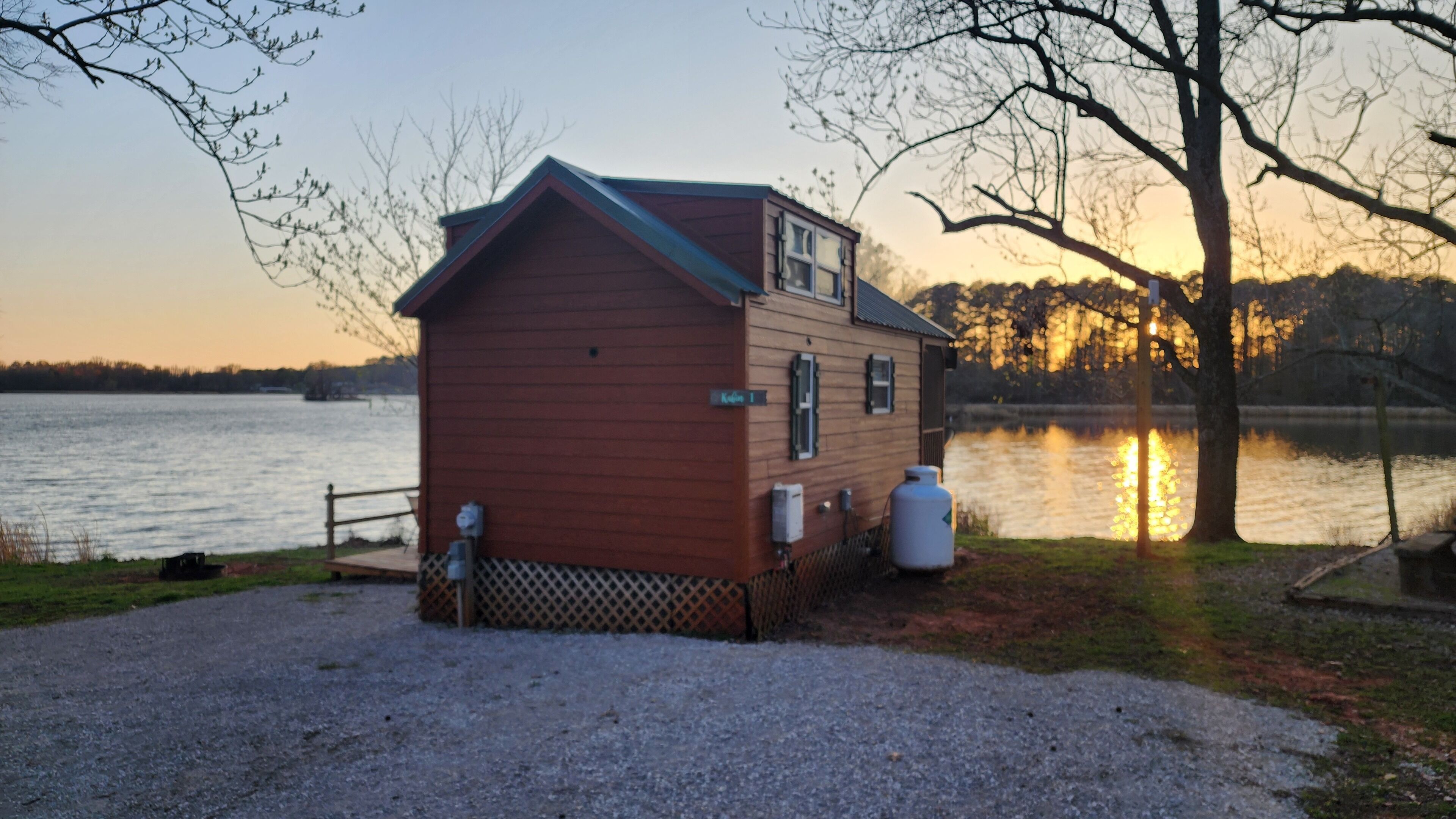 Wheeler Lakeside Sunset Retreat 1