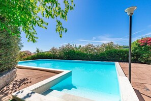 Pool - Stunning private villa with WIFI, private pool, TV, patio, pets allowed and panoramic view (Cartoceto)