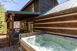 Bañera de hidromasaje al aire libre