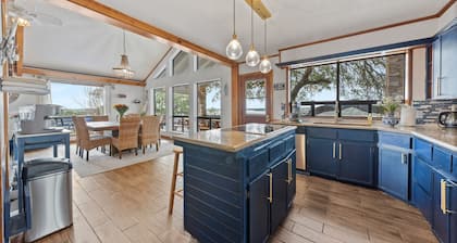 Peaceful Lake Front Home Sleeps 12