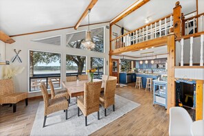 Dining - Peaceful Lake Front Home Sleeps 12 (Gatesville)