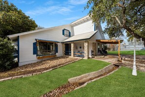 Exterior - Peaceful Lake Front Home Sleeps 12 (Gatesville)