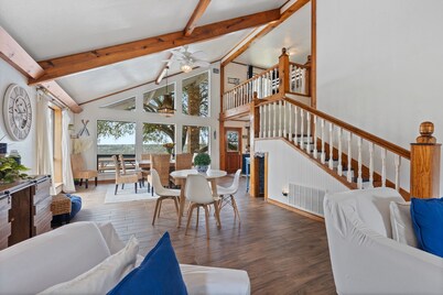 Peaceful Lake Front Home Sleeps 12
