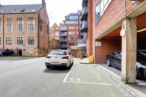 Property grounds - Two BDR Flat in City Centre + Baclony + Parking (Nottingham)