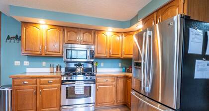 Princeton View 3BR w/perfect backyard for dogs
