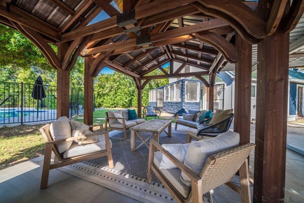 Terrace/patio - The Grand Ashbrook Manor
Pool-Sauna-Cold Plunge (Mesa)