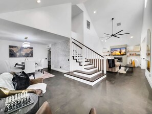 TV connectée, cheminée