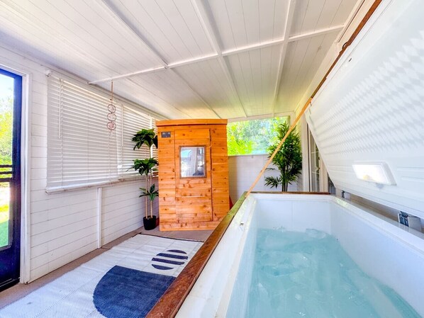 Indoor spa tub