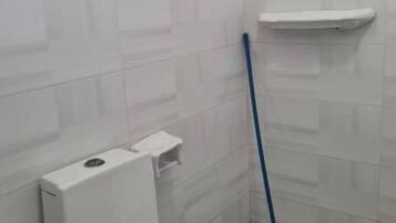 Towels, soap, shampoo, toilet paper