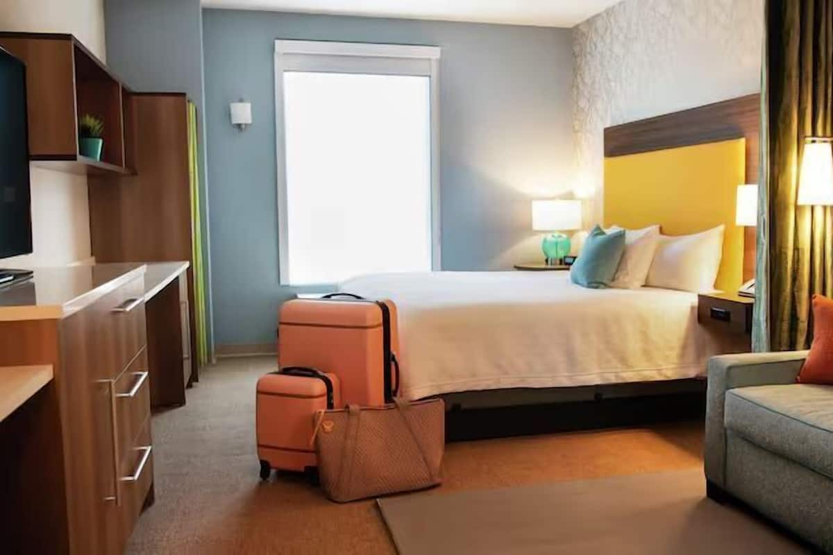 Iron/ironing board, free WiFi