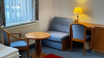 Standard Double Room | Laptop workspace, free WiFi, bed sheets