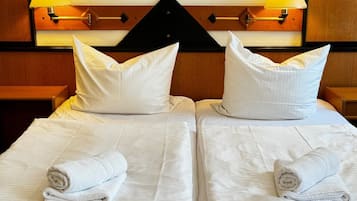 Standard Double Room | Laptop workspace, free WiFi, bed sheets