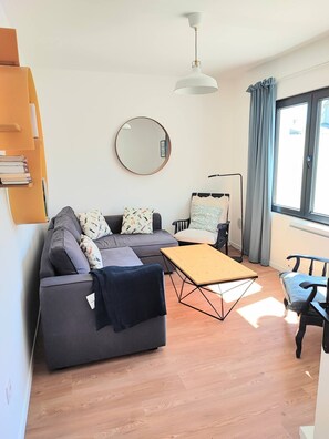 TV - Cute family house - walking distance from beach (Guilvinec)