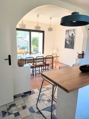 Dining - Cute family house - walking distance from beach (Guilvinec)
