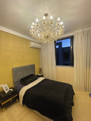 2 室のベッドルーム、WiFi (無料)、ベッドシーツ