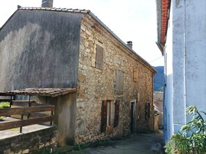 Exterior - Maison de Village au Pied de L'aigoual Dans le Parc National des Cévennes (Bez et Esparon)