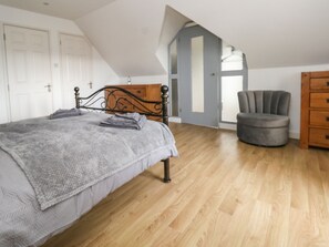 3 bedrooms, individually decorated, individually furnished, free WiFi - Chickerell House (Weymouth)