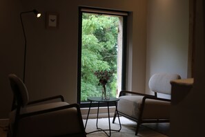 Suite Dordogne 1 Design | Egyptian cotton sheets, premium bedding, down comforters, free WiFi - Malis Castéra Le petit château (Saint-Jean-de-Blaignac)